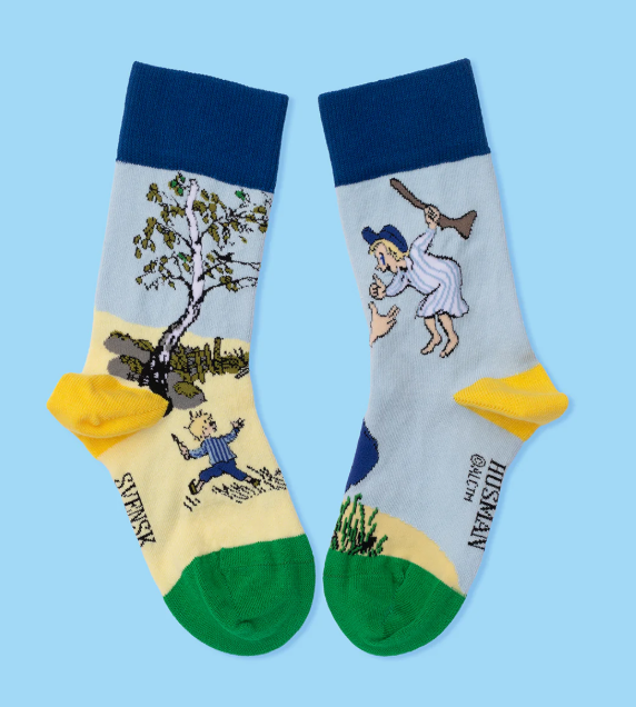 LEKFULLA BARNSTRUMPOR MED ÄLSKADE KARAKTÄRER