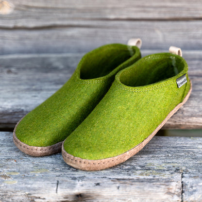 GreenGo-tossut nupukkinahkapohjalla, 100 % villaa