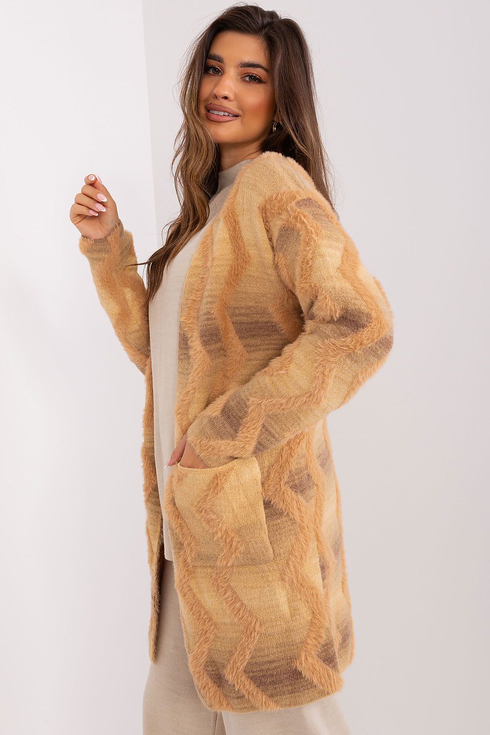  Cardigan model 188856 AT 