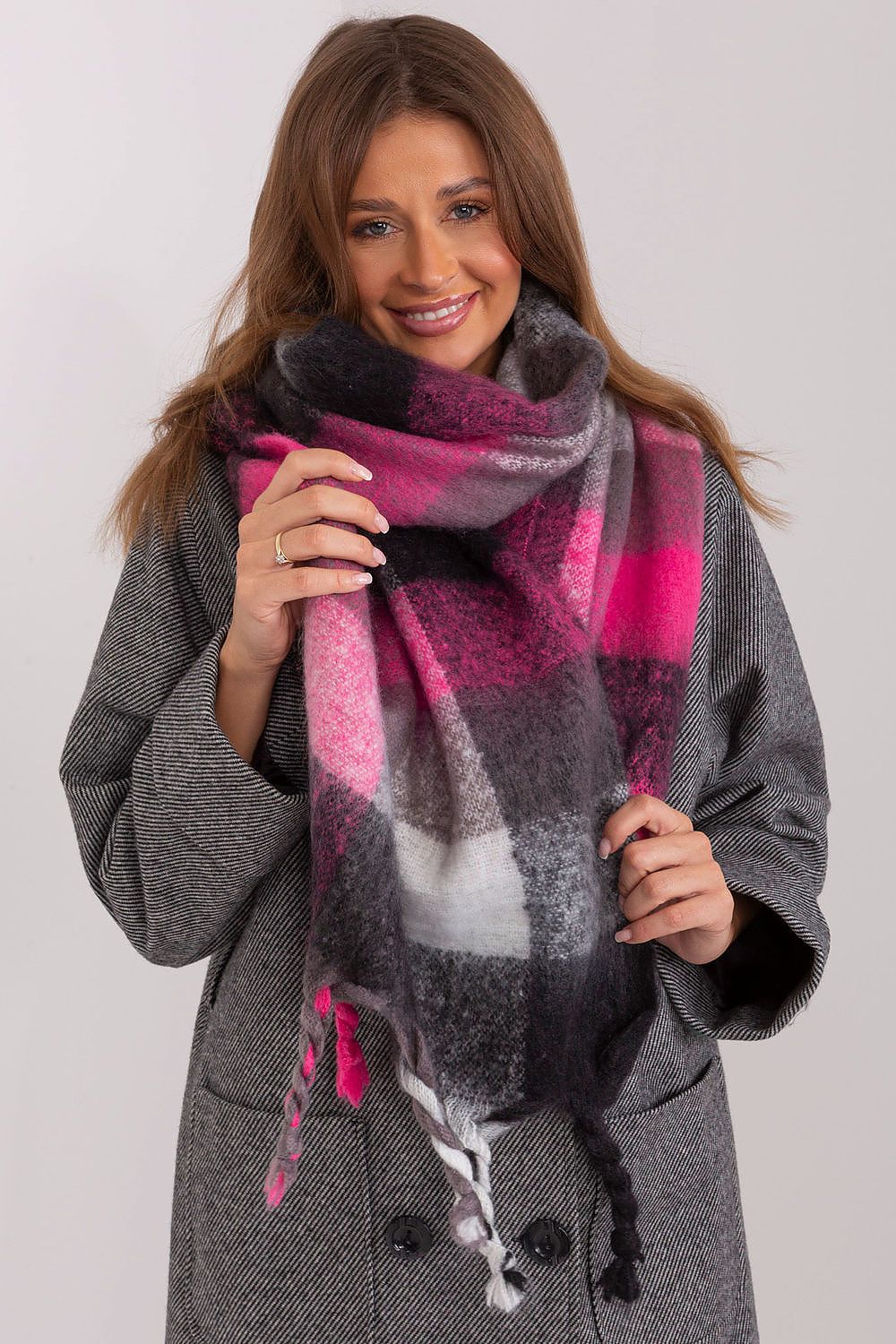  Shawl model 191709 AT 