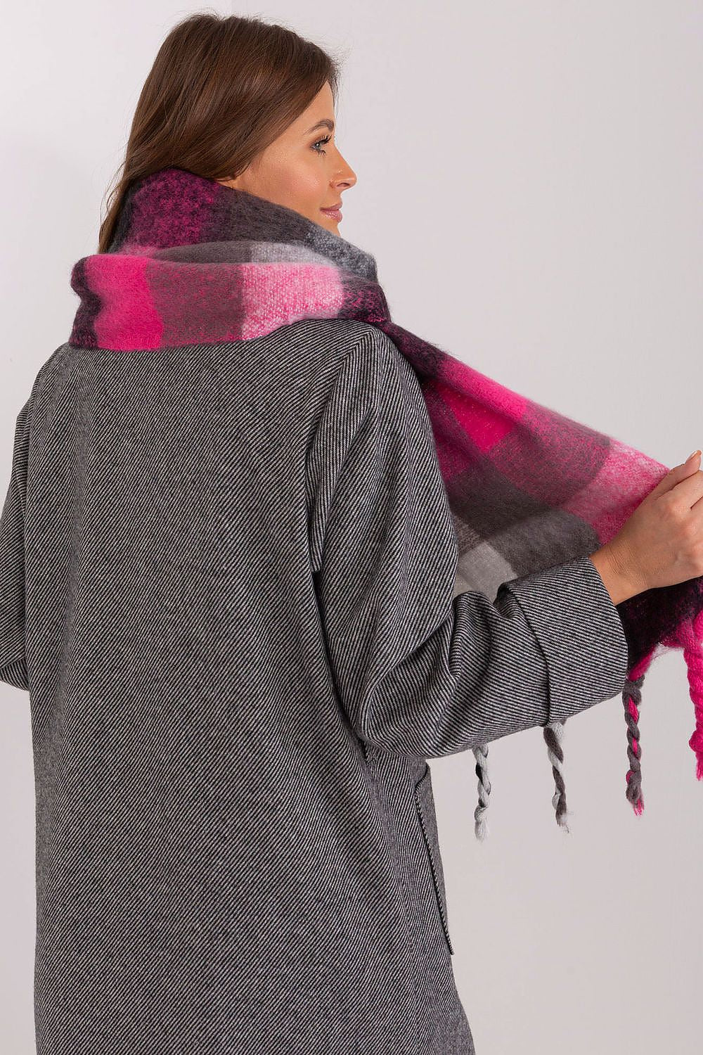  Shawl model 191709 AT 