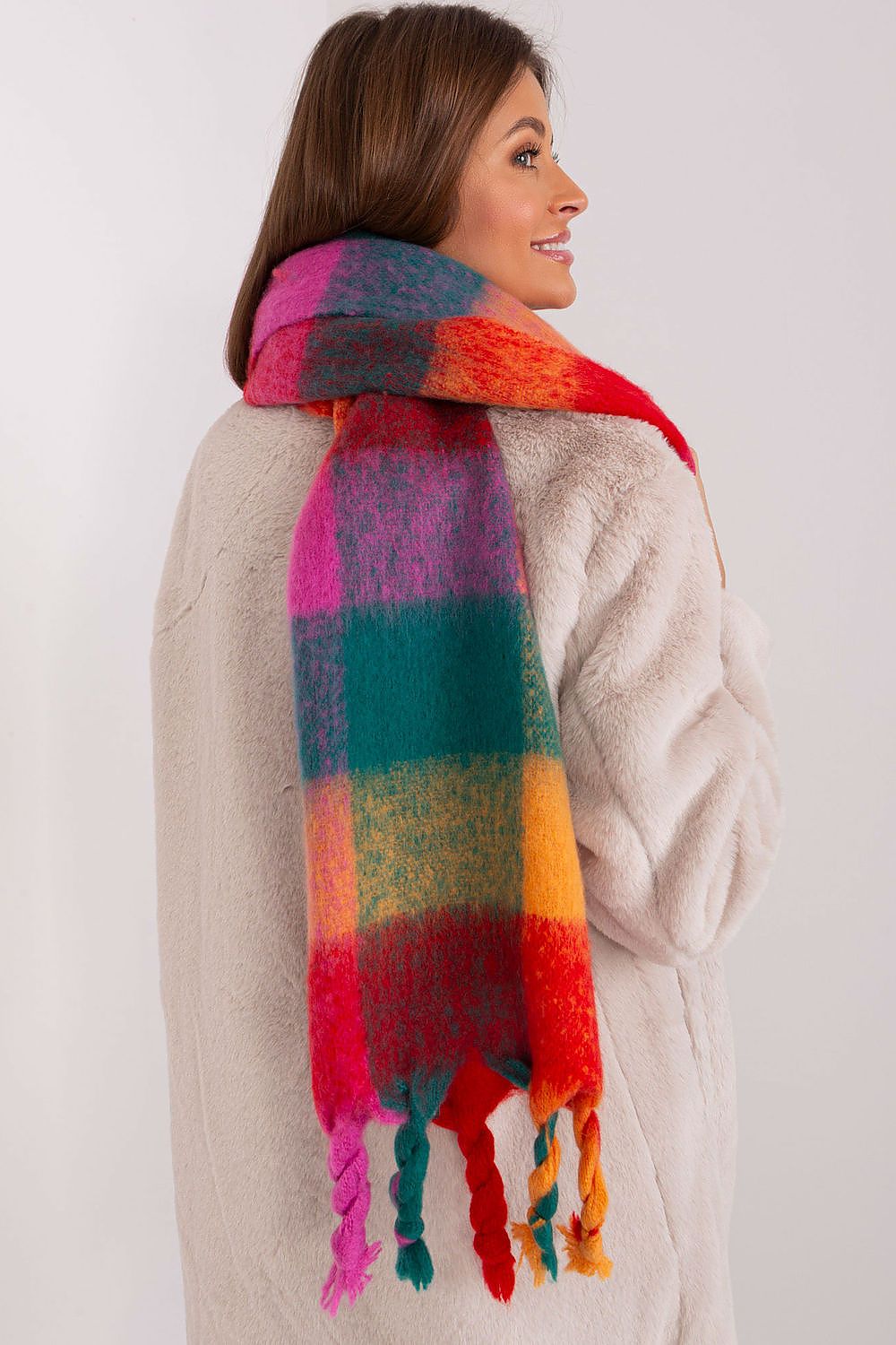  Shawl model 191710 AT 