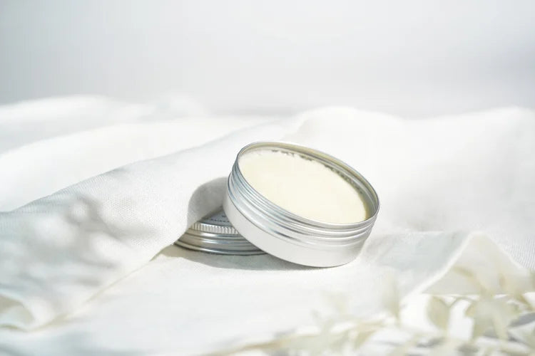 Luonnonraikas deodoranttivoide